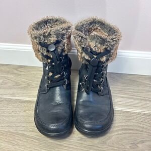 Clarks Womens Black Leather Faux Fur Trim Ankle Boots 9M Gorpcore Winter Lace Up